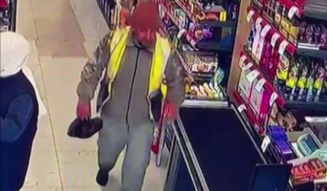 Sivaslı temizlik işçisinden ders niteliğinde hareket: Herkes onu konuşuyor!