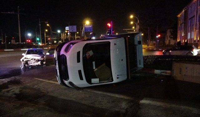 Malatya’da Kamyonet Devrildi: Kaza Anı Kamerada