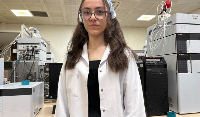 Annesini Kaybetti, 16 Yaşında Kanserle Mücadele İçin Yola Çıktı