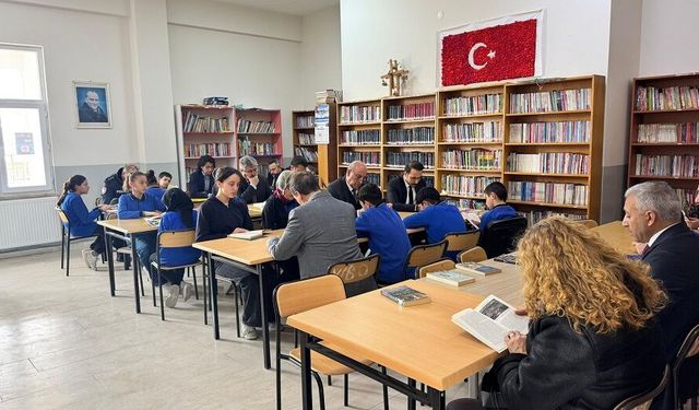 Gemerek'te O Salonda Sadece Kitaplar Konuştu