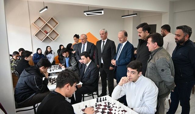 Sivas'ta Bu Sınıfta Telefon Yok, Gelecek Var