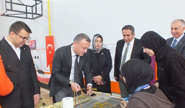 Sivas'ta 50 Öğrencinin Çalışması İlk Kez Sergilendi