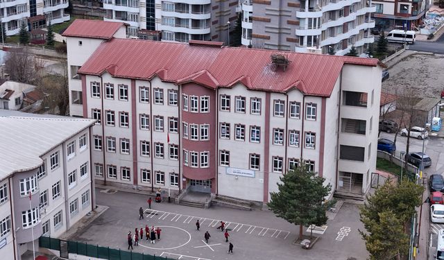 Sivas'ta Öğrenciler Gözünü Gökyüzüne Dikti: Leylekler Nerede?