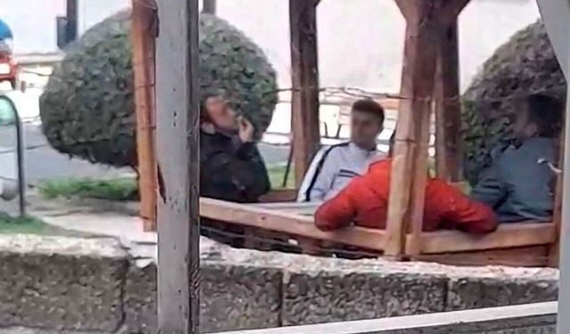 Çocuk Parkında Görülen Manzara Tepkilere Neden Oldu