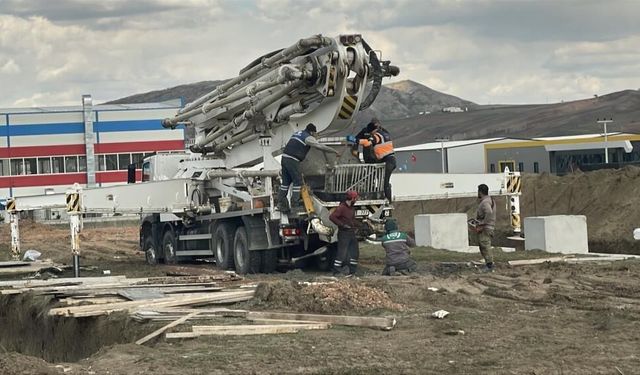 Sivas’ta acı olay: Kalıp işçisi beton kalıbına düşerek öldü