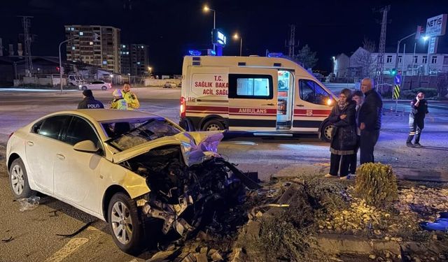 Sivas Bulvarı’nda Feci Çarpışma! Yaralılar Var