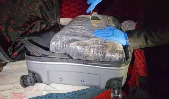 12 Kilogram Yasaklı Maddeyi Taşırken Sivas'ta böyle Yakalandı!