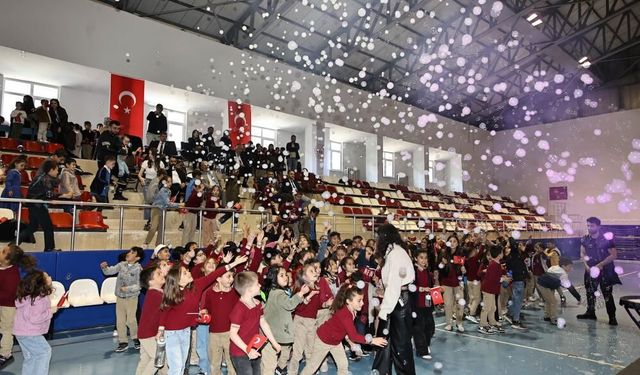 Sivas’ta Minikler Halk Oyunlarıyla Kültürle Buluştu