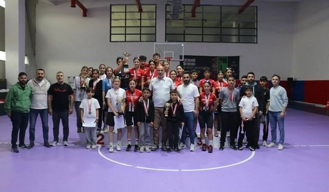 Sivas’taki Bisiklet Yarışlarında Madalyalar Sahiplerini Buldu