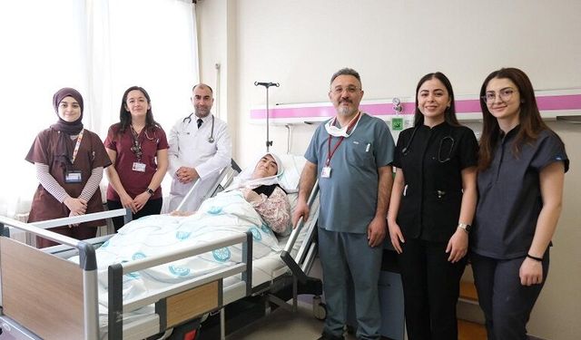 Sivas'ta 77 Yaşındaki Hastayı Hayata Döndüren Operasyon