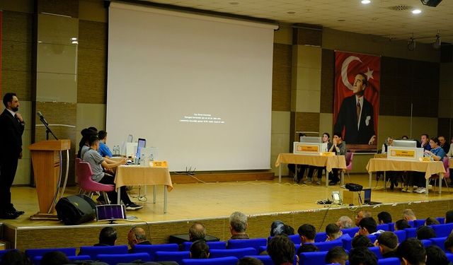 Sivas'ın Şarkışla ilçesinde liseler arası bilgi yarışması yapıldı
