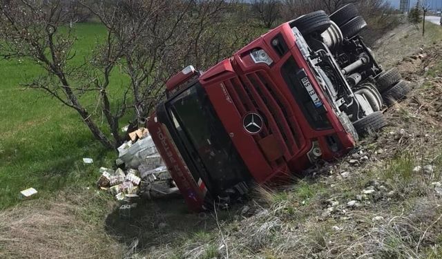 Sivas - Erzincan Karayolunda Tır Kazası!