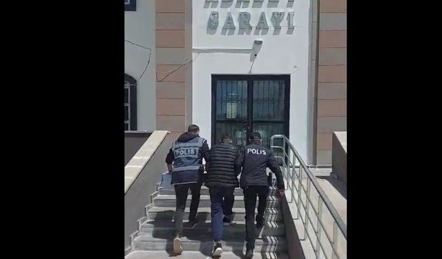 Sivas'ta Hırsızlık Suçundan Aranan Şahıs Yakayı Ele Verdi