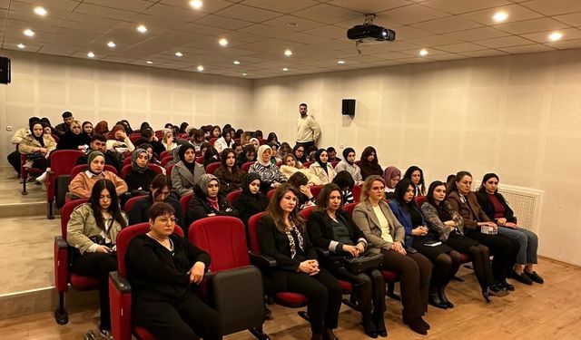 Kadınların Toplumsal Rolü SCÜ’de Çok Yönlü Ele Alındı