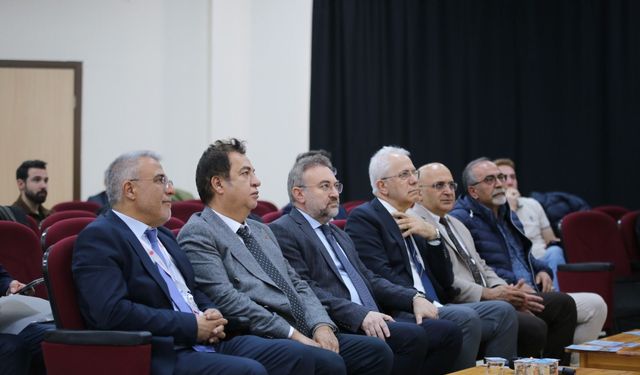 SCÜ’de Yapay Zekâ Destekli Sağlık Teknolojileri Tartışıldı