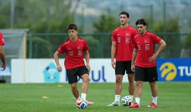 Millilerde Dünya Kupası Mesaisi Başladı! Montella’dan Yoğun Tempo