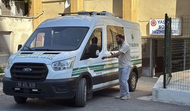Sivas'ta KKKA hastalığı şüphesiyle tedavi gören kadın hayatını kaybetti