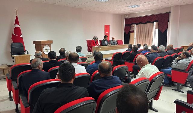 Ulaş Kaymakamı Eskimez, muhtarlarla bir araya geldi