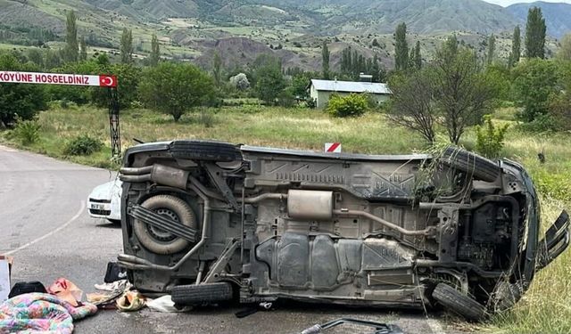 Sivas'ta devrilen araçtaki 1 kişi öldü, 2 kişi yaralandı
