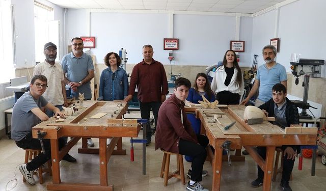 Sivas'ta özel öğrenciler meslek öğrenip iş imkanı buluyor