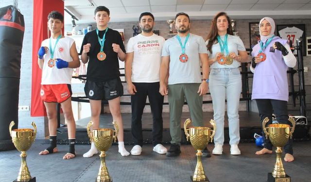 Sivaslı sporcular Dünya Kupası'ndan madalyalarla döndü