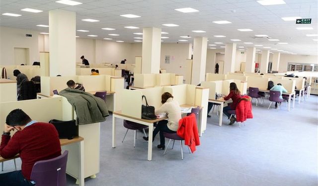 Sivas'ta kütüphanelere ilgi azaldı!