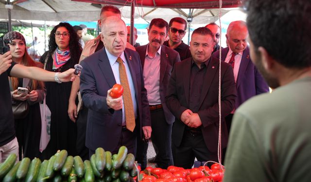 Zafer Partisi Genel Başkanı Ümit Özdağ Sivas'ta Esnafı Dinledi