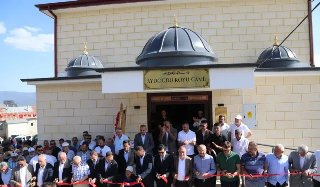Sivas'ta Aydoğdu Camii Dualarla İbadete Açıldı