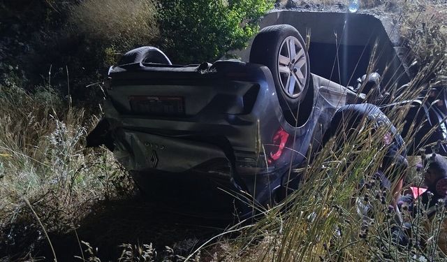 Sivas Çekem'de otomobil devrildi: 4 yaralı!