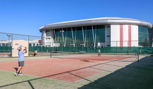 Sivas'ta tenis heyecanı başladı