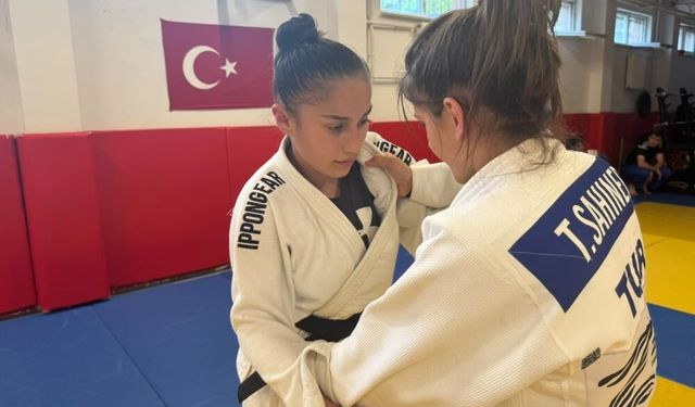 Sivaslı ikizler dünya şampiyonluğuna hazırlanıyor