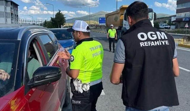 Sivas karayolunda sürücülere yangın bilgilendirmesi