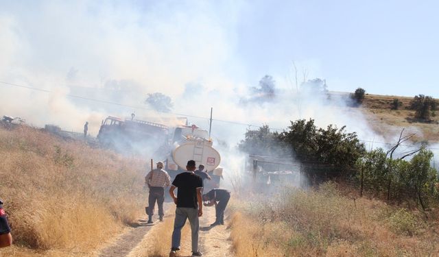 Sivas’ta Korkutan Yangın! Alevler Kısa Sürede Her Yeri Sardı
