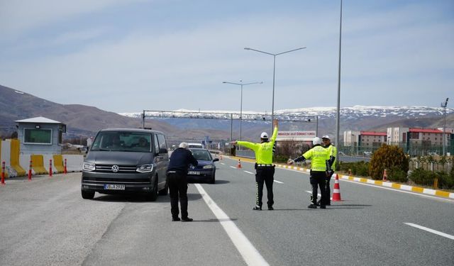 Sivaslı sürücüler dikkat! Bu yolda PTS devrede olacak