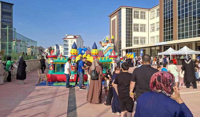 Sivas’ta okul bahçesi çocuk sesleriyle şenlendi