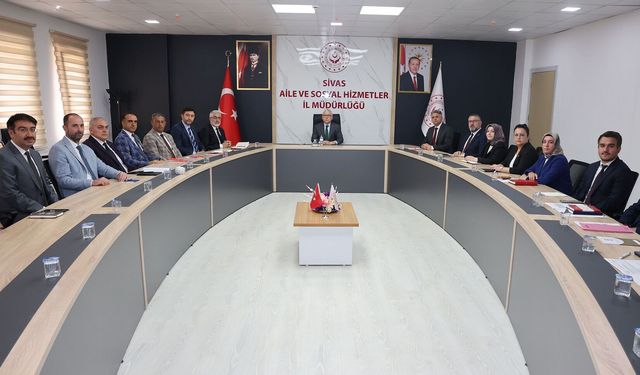Sivas Valisi Şimşek, Aile ve Sosyal Hizmetler İl Müdürlüğünü ziyaret etti