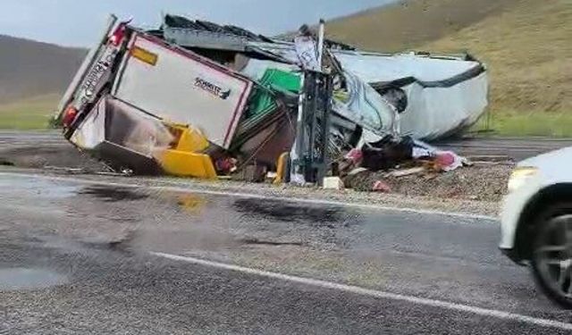 Sivas'ta Feci Kaza 1 Ağır Yaralı !