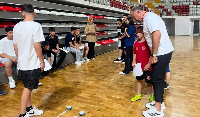 Sivas'ta genç judo ve güreşçilerin performansları testedildi