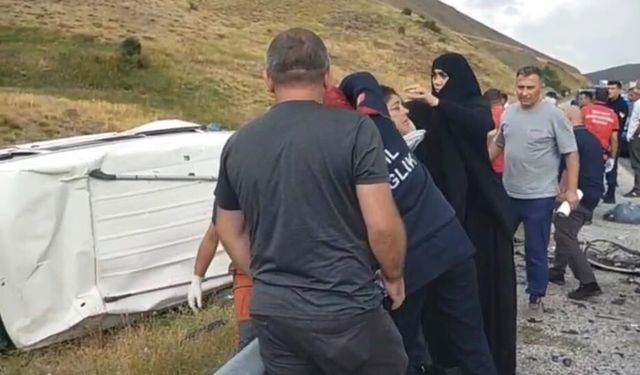 Sivas'ta kaza üstüne kaza! Şimdi de 11 yaralı!