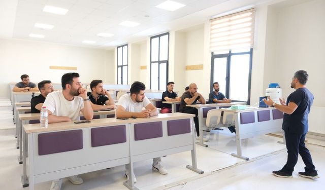 SCÜ'de veteriner hekimlere Bakanlık onaylı suni tohumlama eğitimi