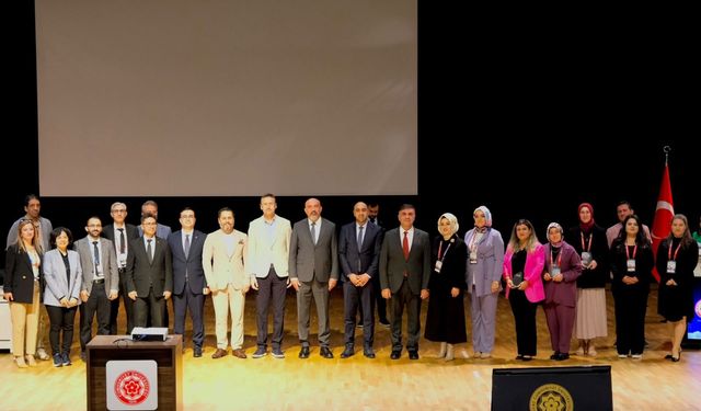 Sivas Cumhuriyet Üniversitesi’nde Bilimin Farklı Alanları buluştu