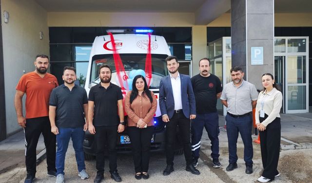 Gemerek Devlet Hastanesine yeni ambulans tahsis edildi