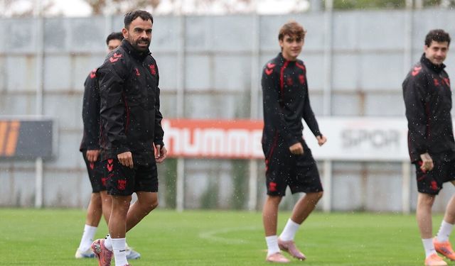 Sivasspor'da Pendik hazırlıklarına yağmur engel değil
