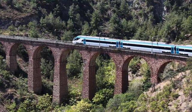 Türkiye'nin İlk Yerli Hızlı Treni Tarihi Rekor Kırdı!