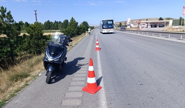 Sivas'ta bariyerlere çarpan motosiklet sürücüsü öldü