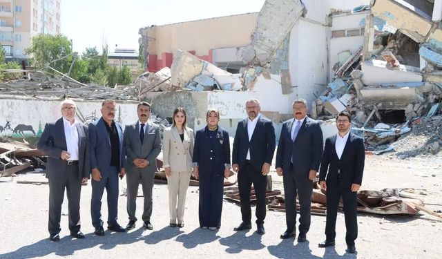 Rukiye Toy Sivas’taki okul çalışmalarını yakından takip etti