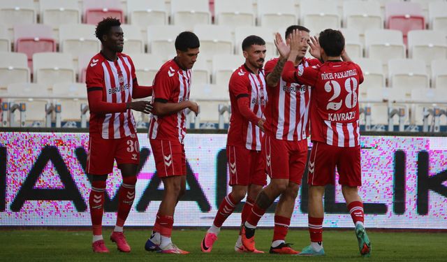 Sivasspor’dan Sivas’ta Gol Şovu! Pendikspor’u 4-1 Mağlup Etti
