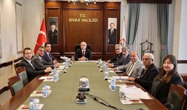 Sivas Hizmet Vakfı 450 üniversite öğrencisine burs verecek