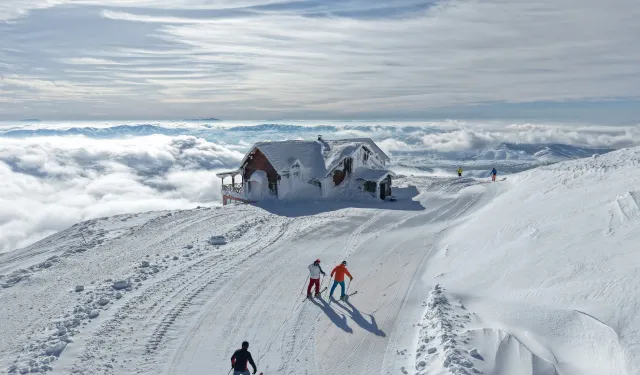 İstanbul'dan, Konya’dan Sivas’a Geldiler! Kayakseverler Yıldız Dağı'nda Buluştu!