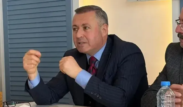 DEVA Partisi Sivas İl Başkanı Çevik'ten Parti Değiştirenlere Sicil Kaygısı Çıkışı!